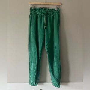 TNA Cozy Fleece Boyfriend Sweatpants XS Kelly Green Joggers Aritzia
